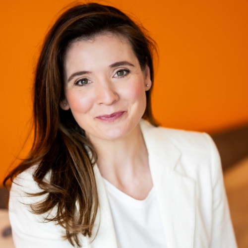 Portrait Moderatorin Alexa von Busse