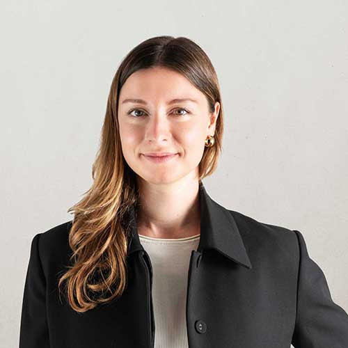 Profilbild Portrait von Carina Stöttner