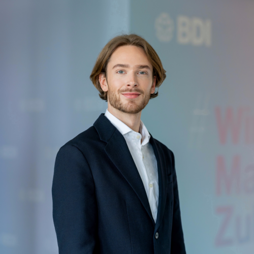 Porträtfoto von Jury Flickenschild